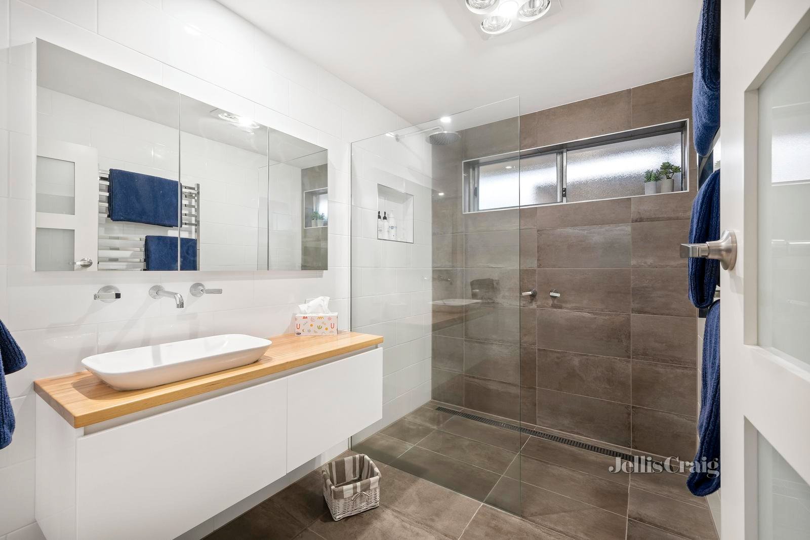 132 Esther Crescent, Mooroolbark image 9
