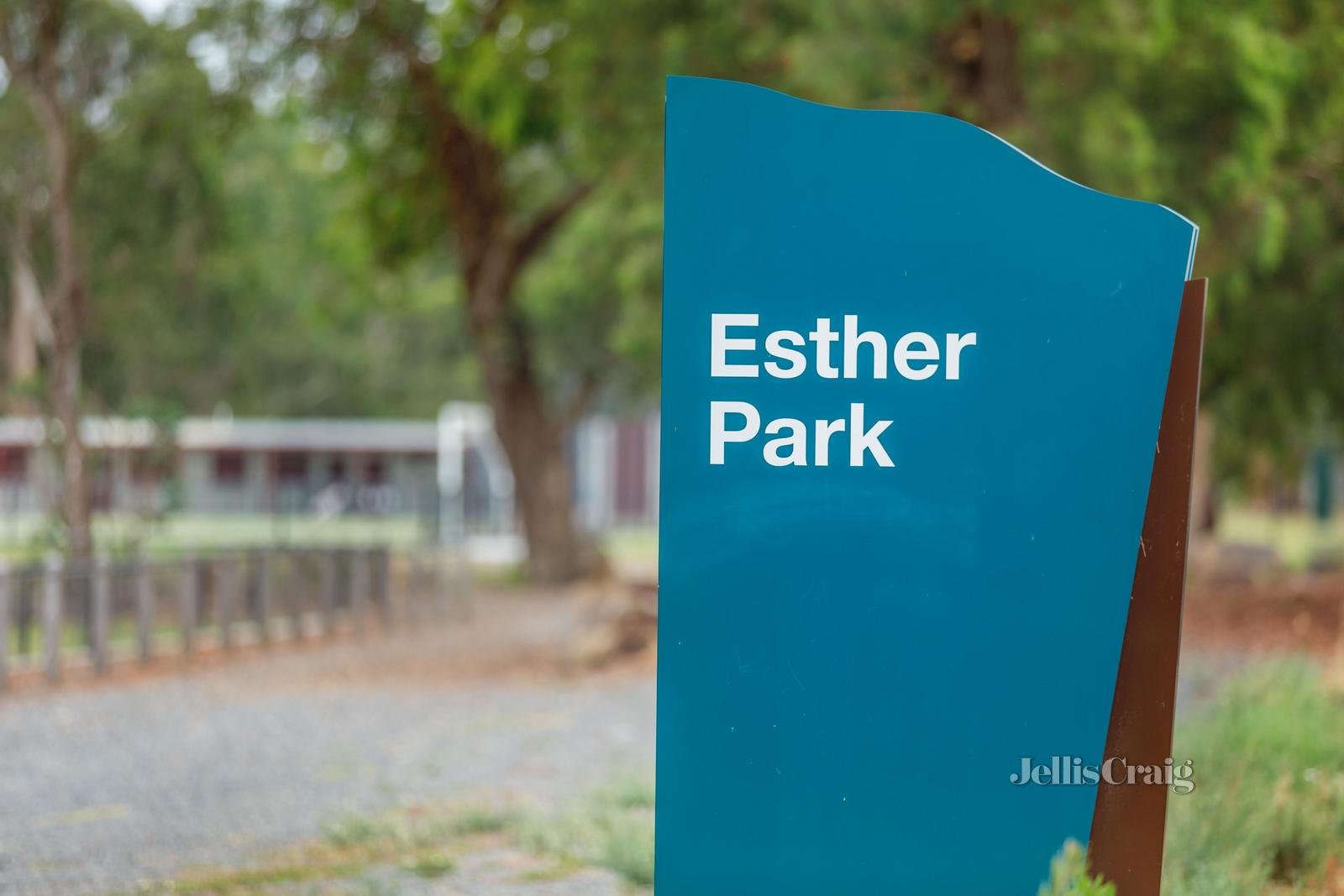 132 Esther Crescent, Mooroolbark image 16