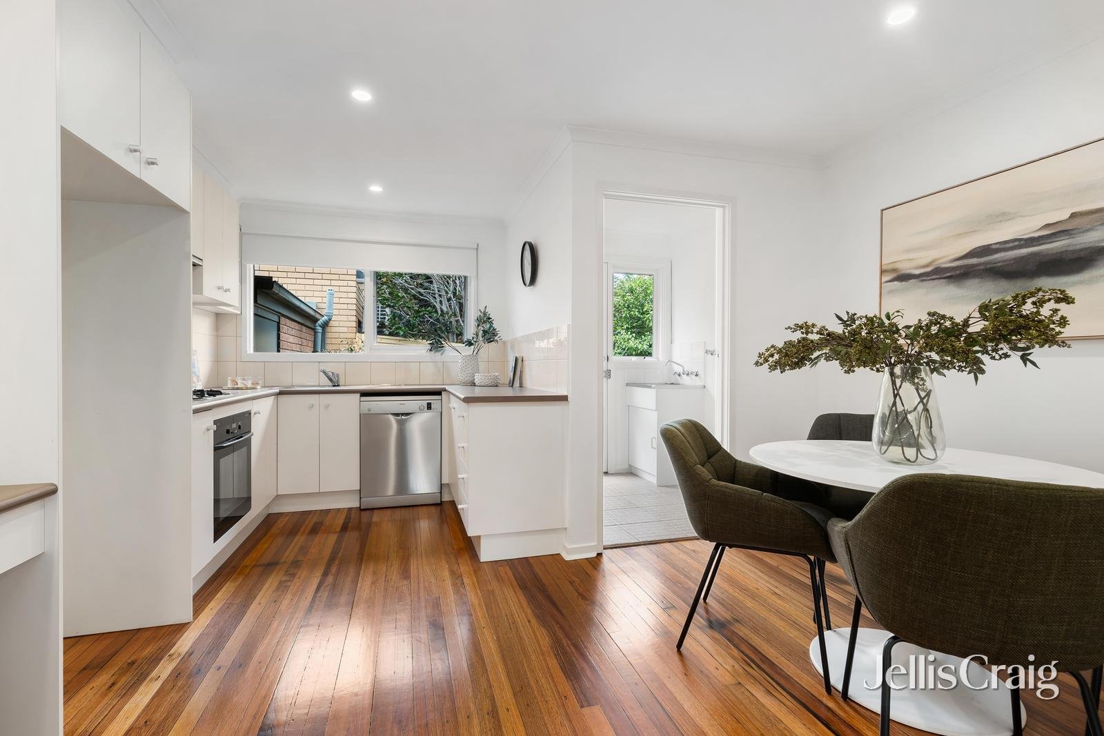 1/32 Florence Road, Surrey Hills image 3
