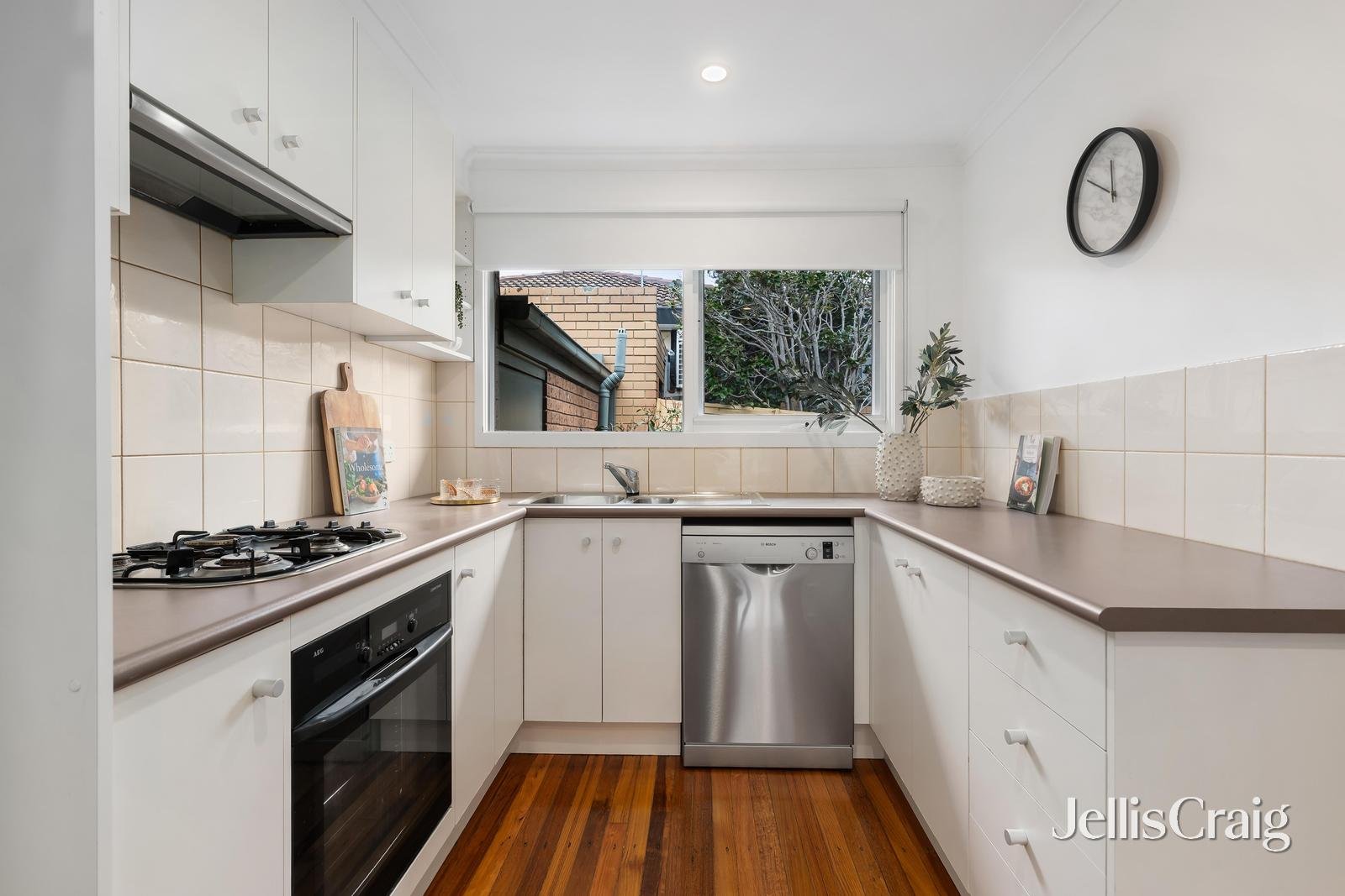1/32 Florence Road, Surrey Hills image 4