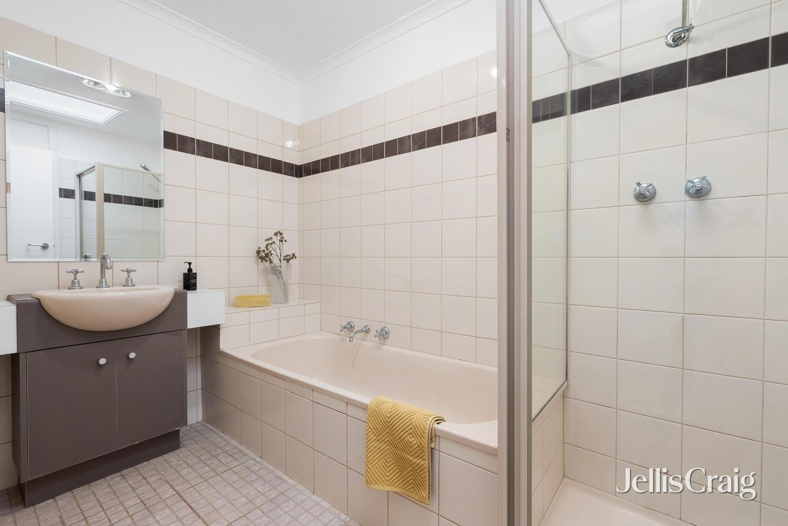 1/32 Florence Road, Surrey Hills image 6