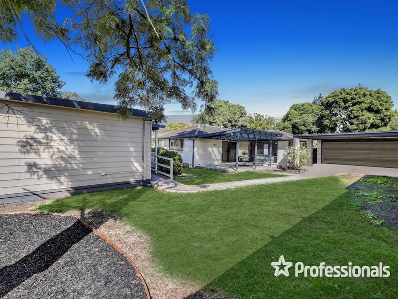 132 Hayrick Lane, Mooroolbark image 2