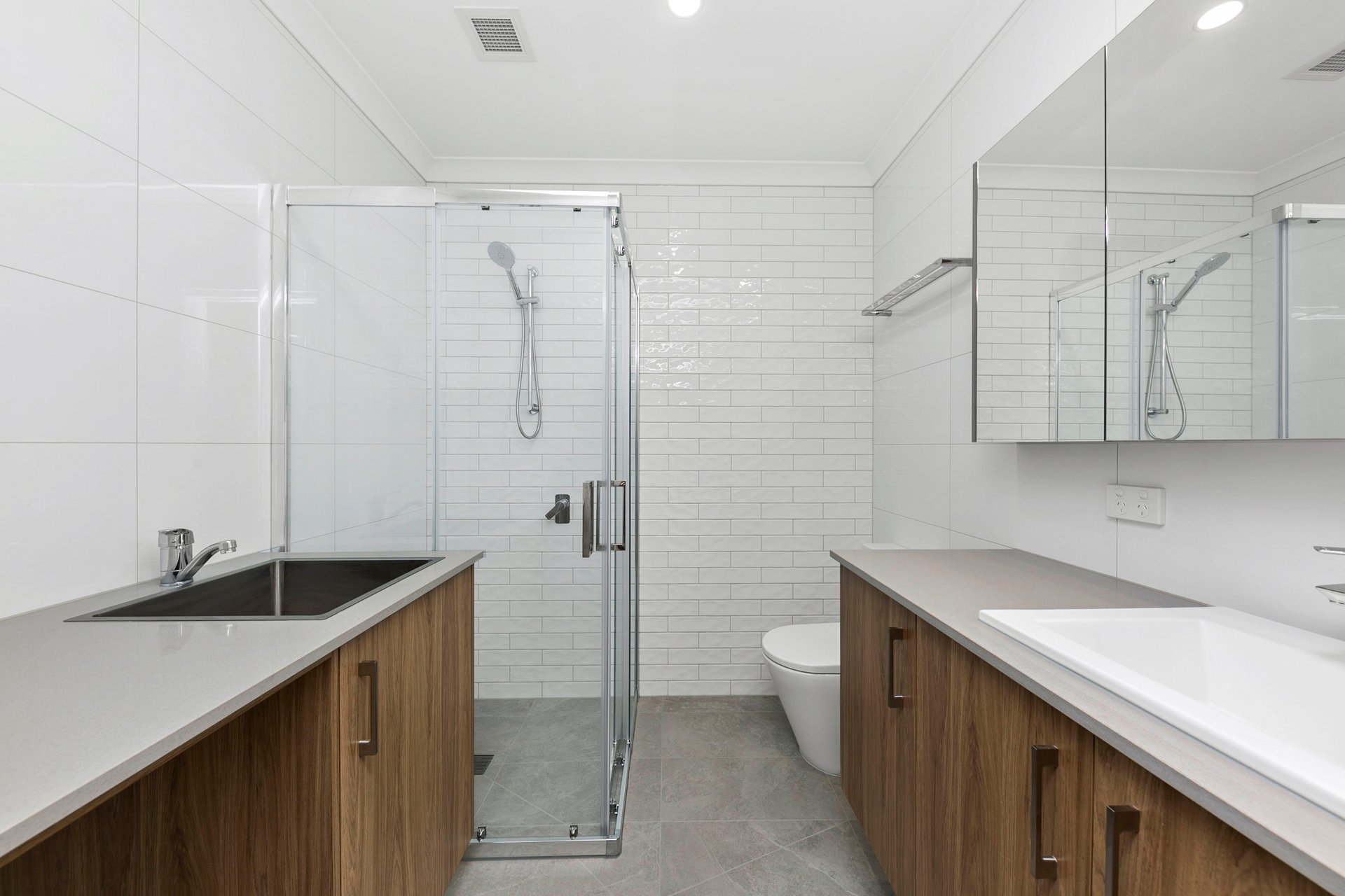 13/2 Howard Court, Clayton image 3