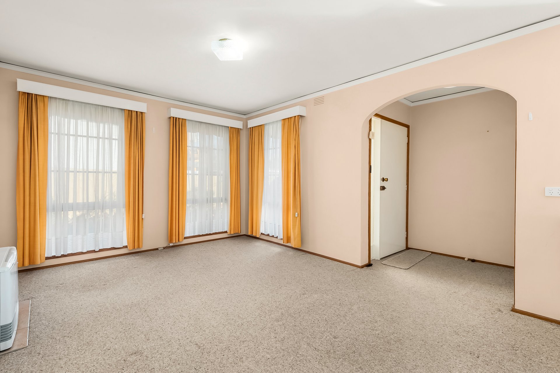 Property Gallery Thumbnail 3