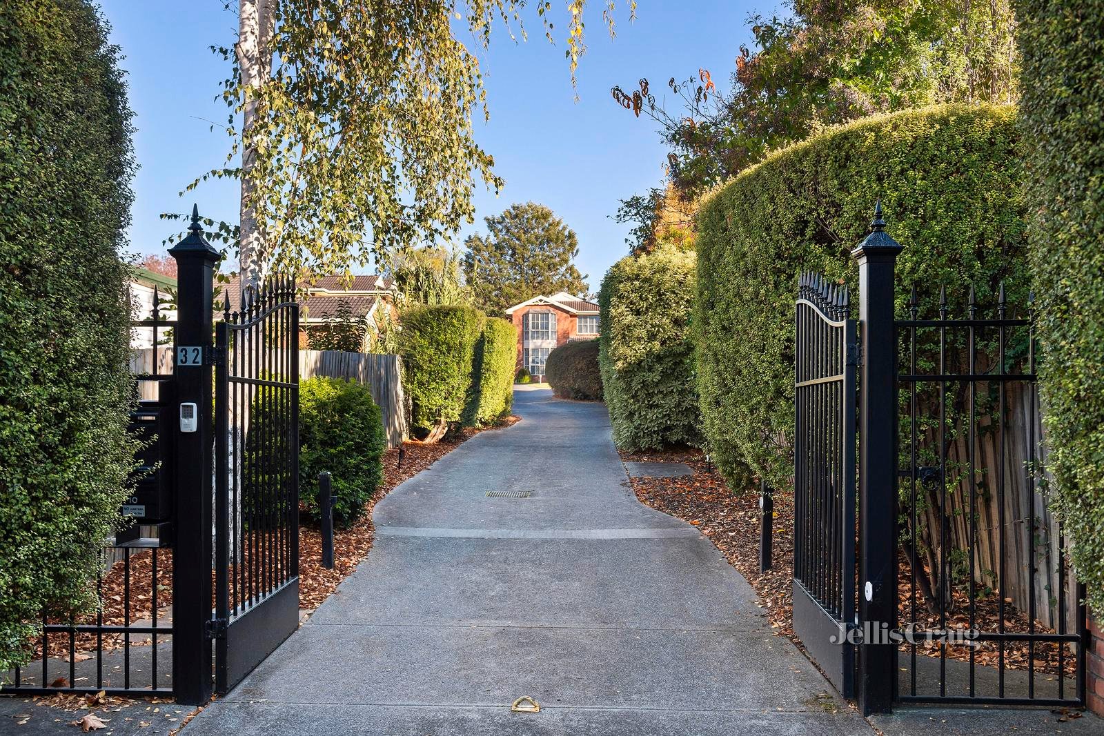 1/32 Lusher Road, Croydon image 2