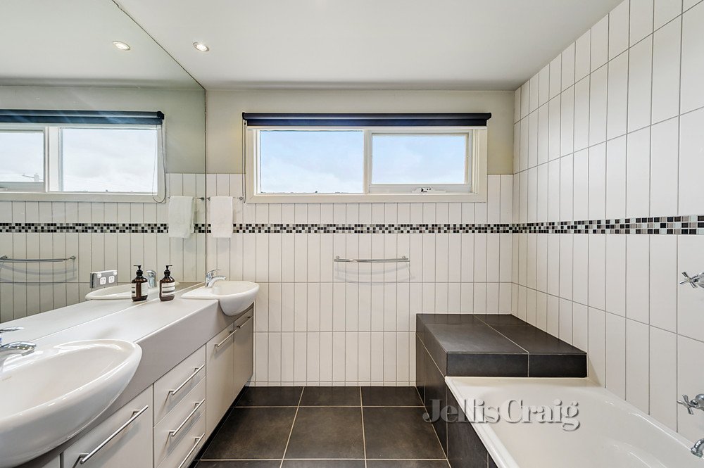 1/32 Milne Street, Templestowe image 5
