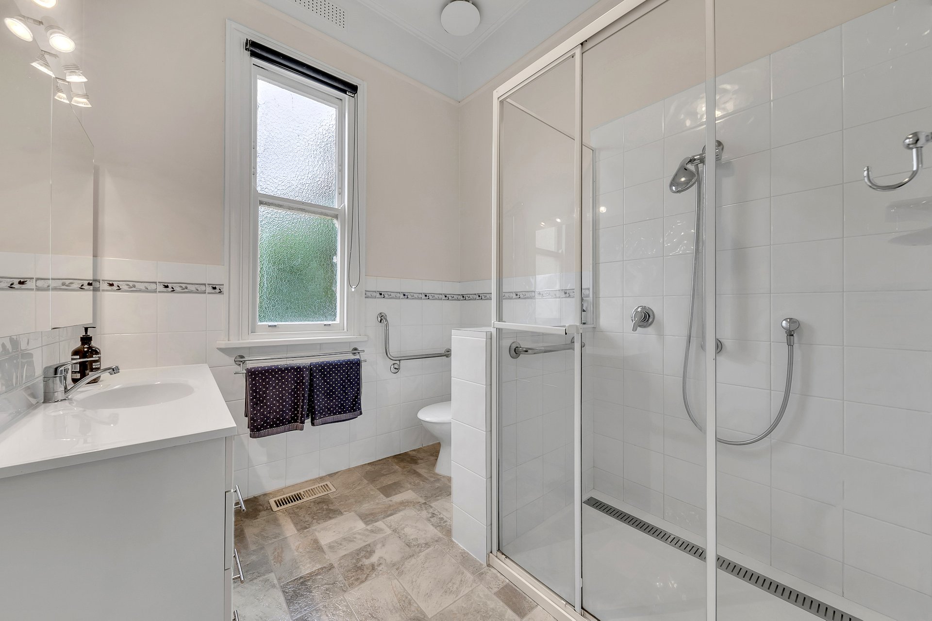 132 Noble Street, Newtown image 11