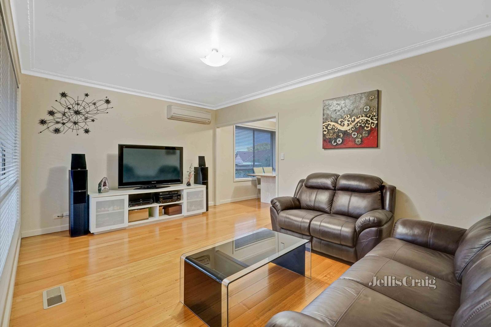 1/32 Parkinson Street, Mount Waverley image 2