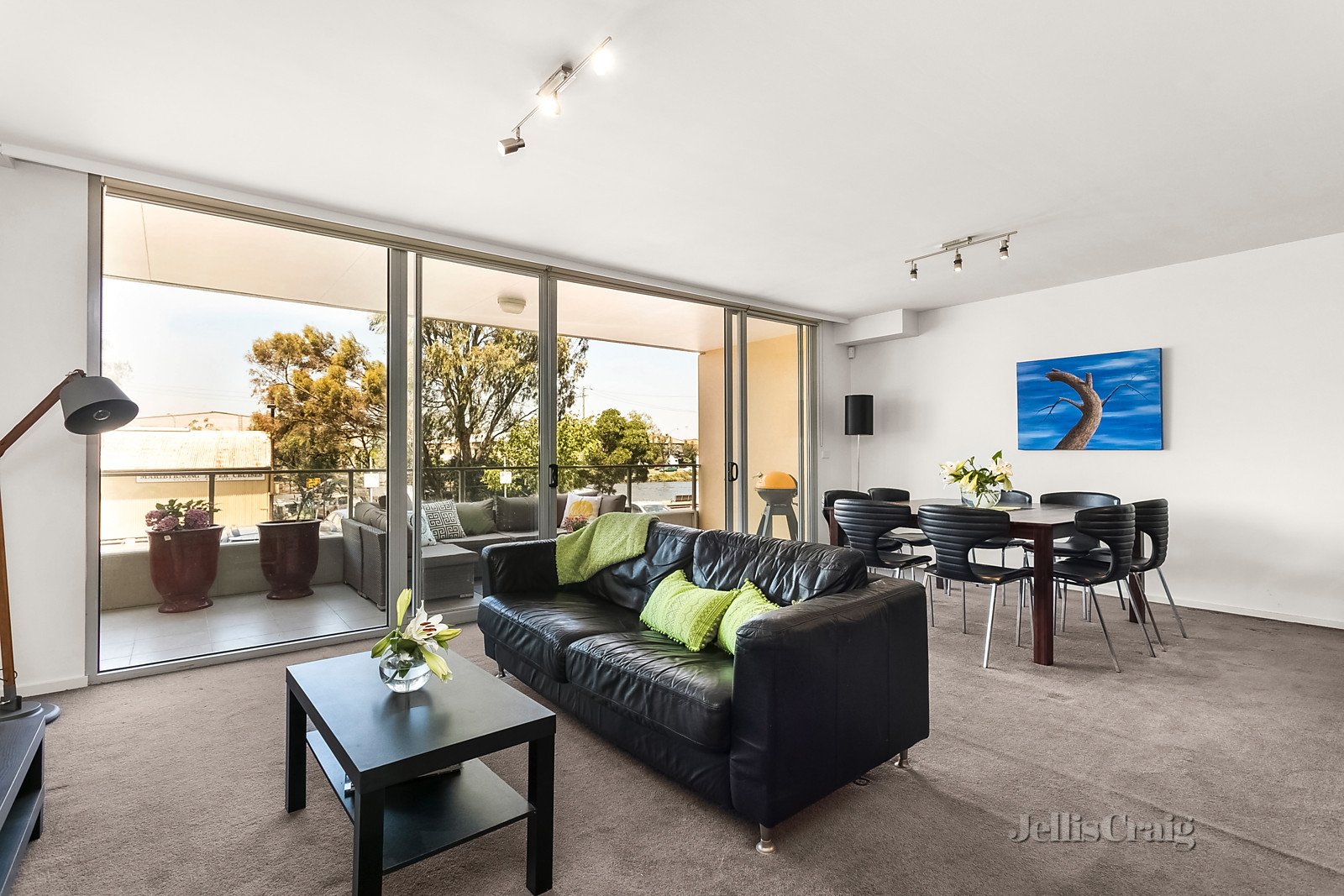 13/2 Saltriver Place, Footscray image 3