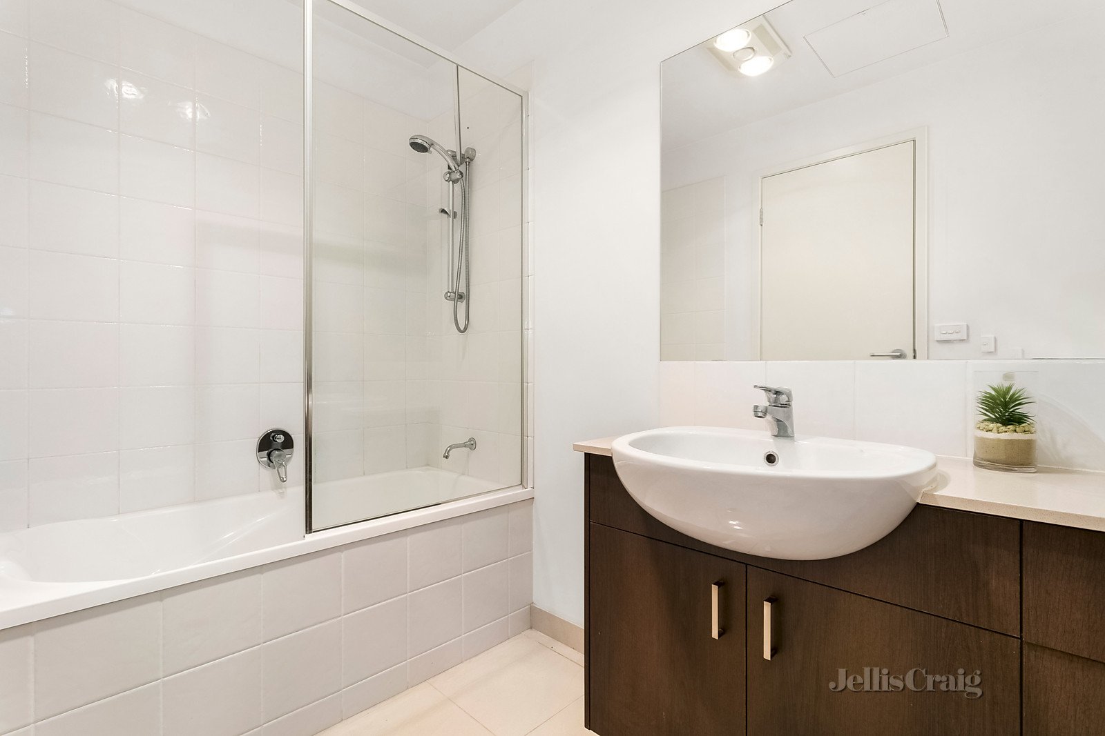 13/2 Saltriver Place, Footscray image 5
