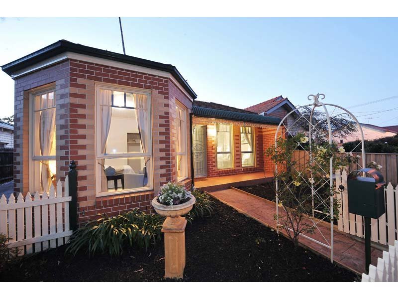 1/32 Severn Street, Yarraville image 1