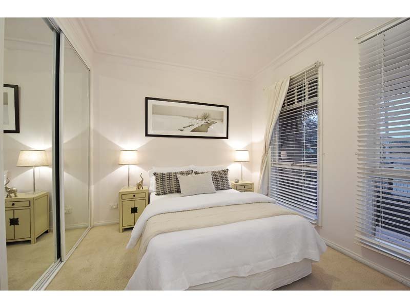 1/32 Severn Street, Yarraville image 6