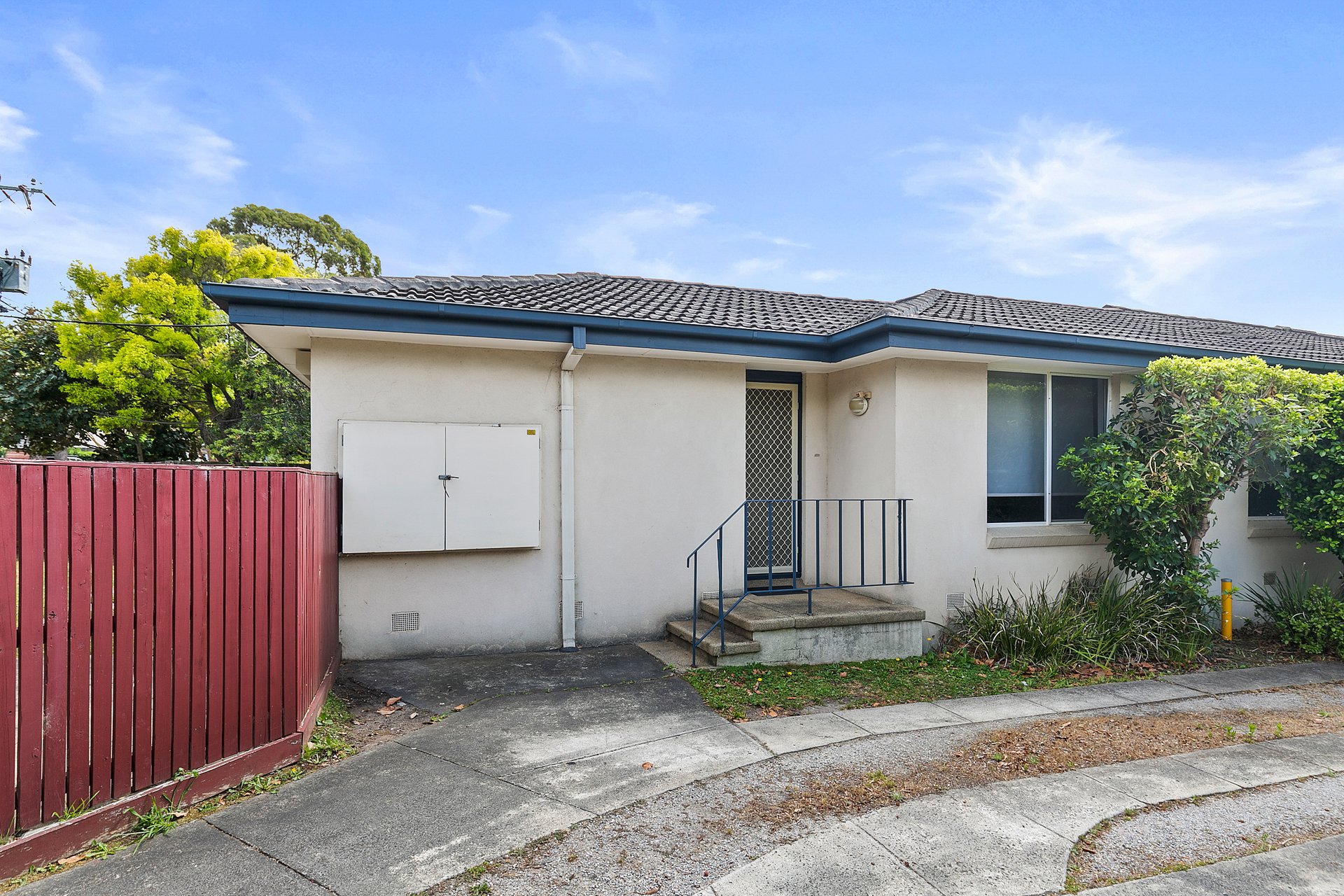 1/32 Simpsons Road, Box Hill image 1