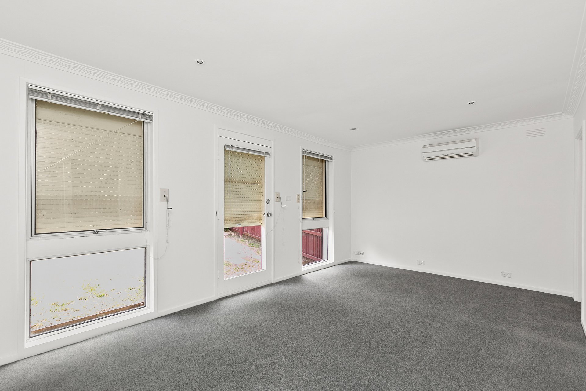 1/32 Simpsons Road, Box Hill image 2