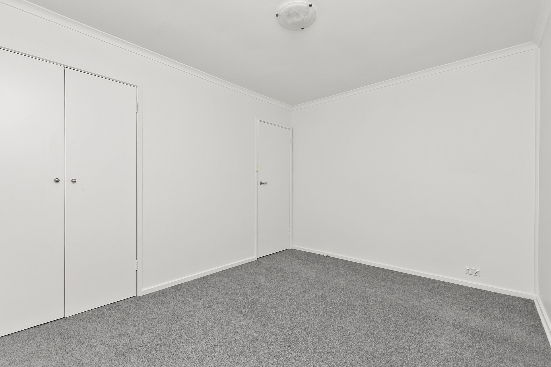 1/32 Simpsons Road, Box Hill image 5