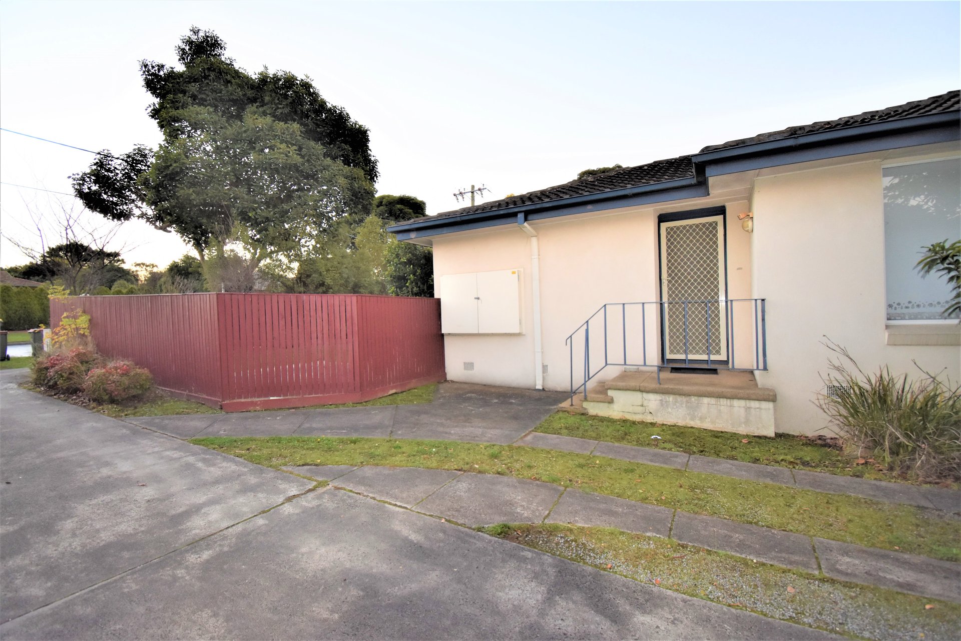 1/32 Simpsons Road, Box Hill image 1