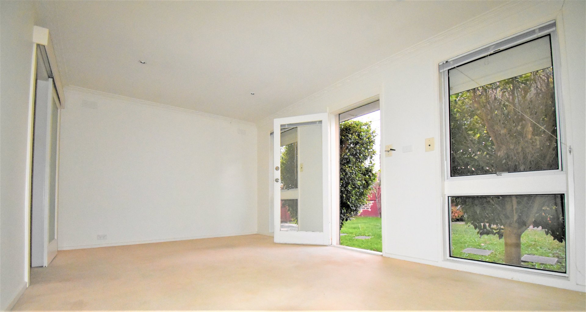 1/32 Simpsons Road, Box Hill image 4