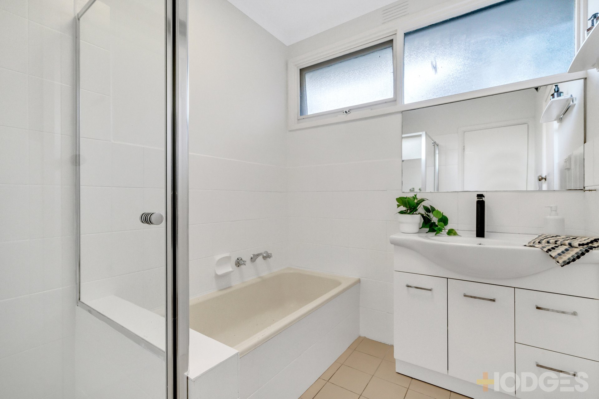 1 / 32 Sunray Avenue Cheltenham