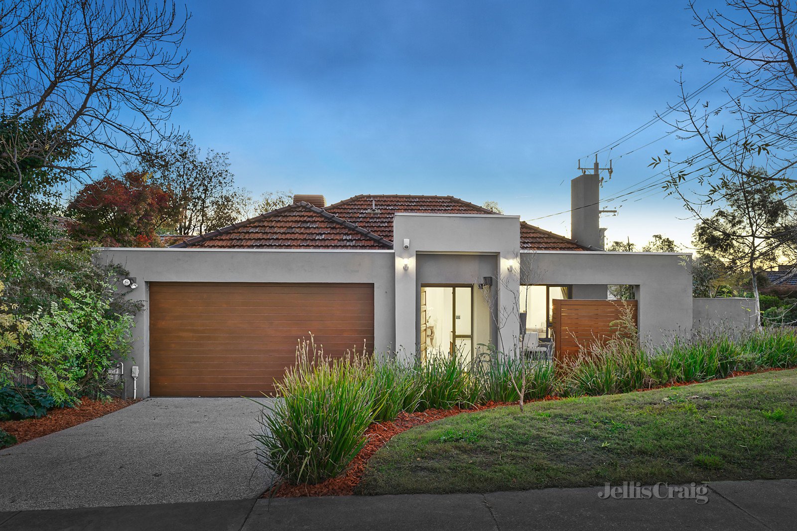 1/32 Viewhill Road, Balwyn North image 1