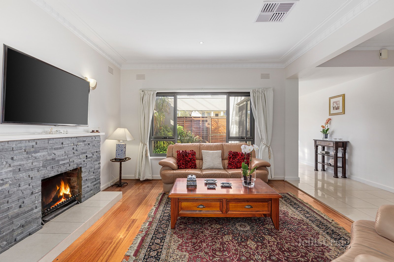 1/32 Viewhill Road, Balwyn North image 2