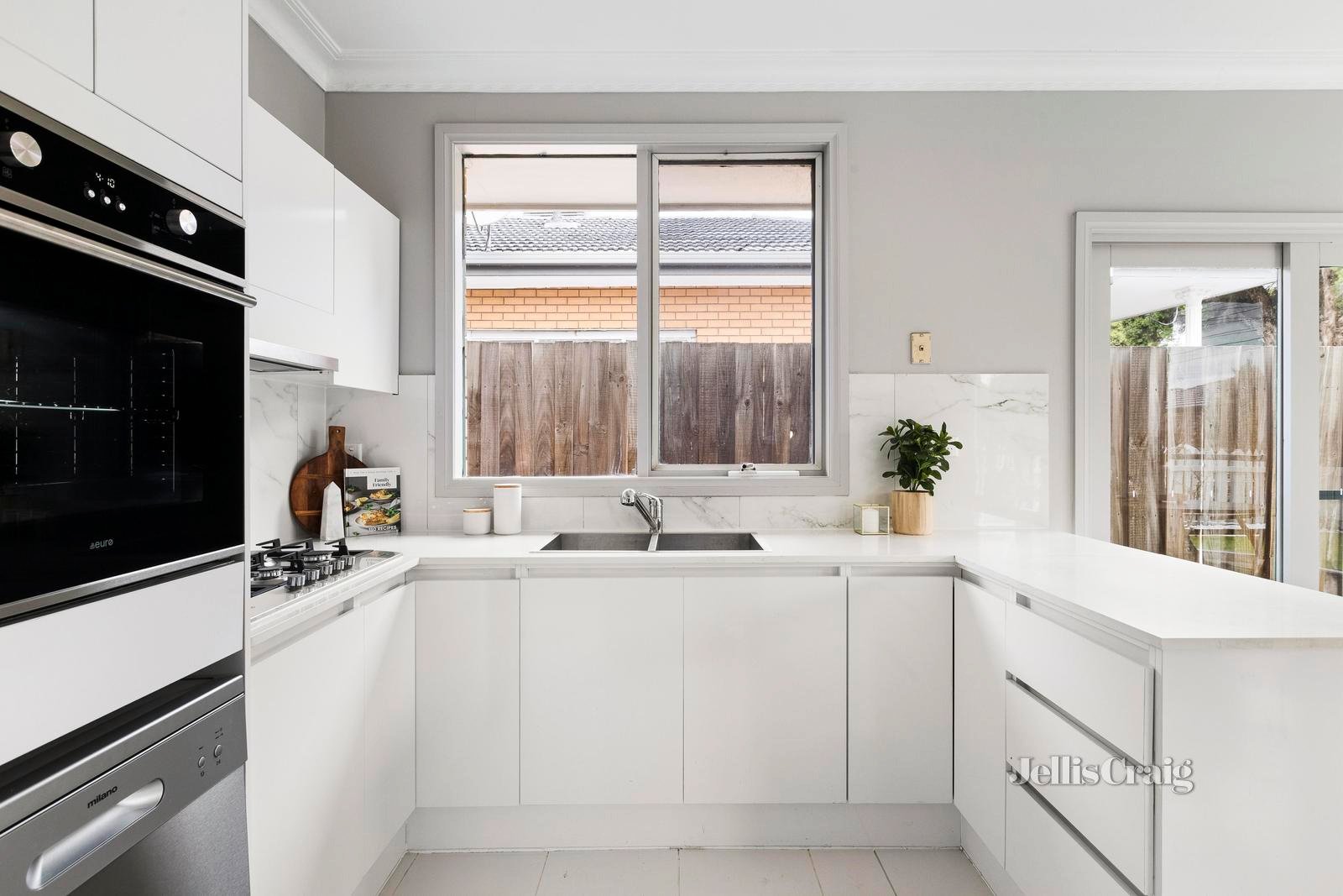 1/32 Wallace Street, Brunswick West image 5