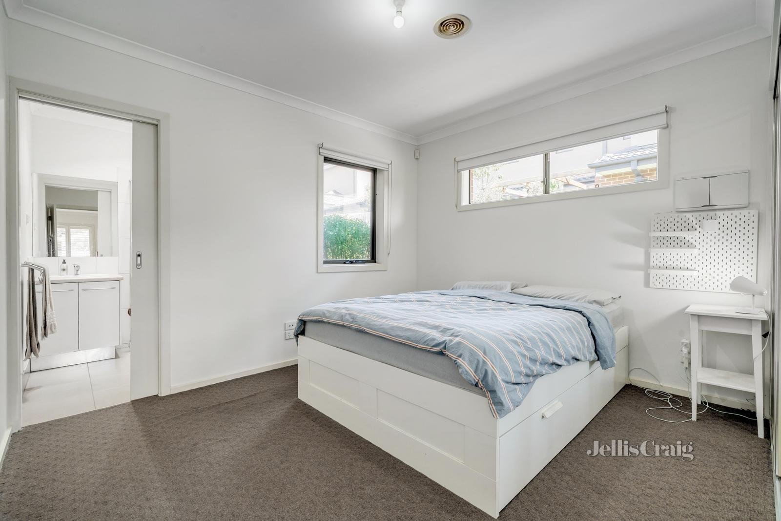 1/320 Waverley Road, Mount Waverley image 5