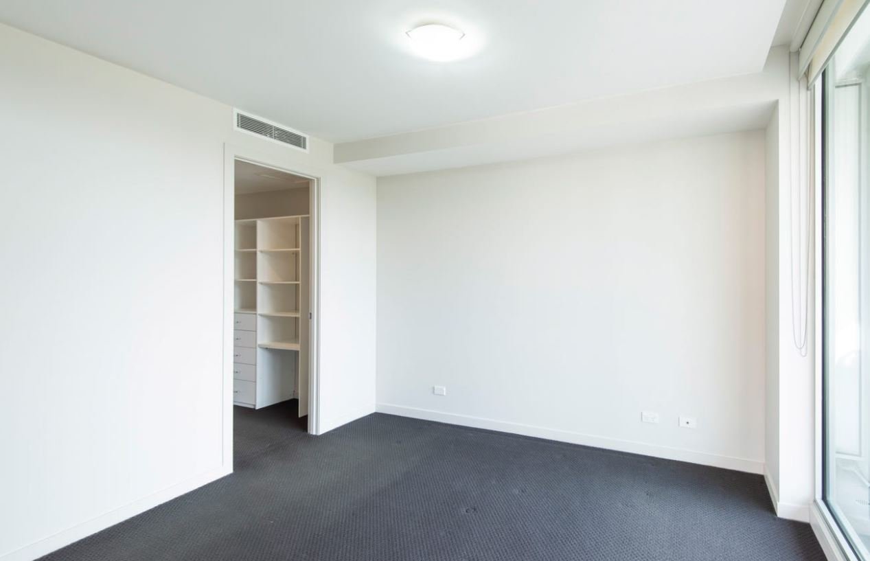 Property Gallery Thumbnail 6