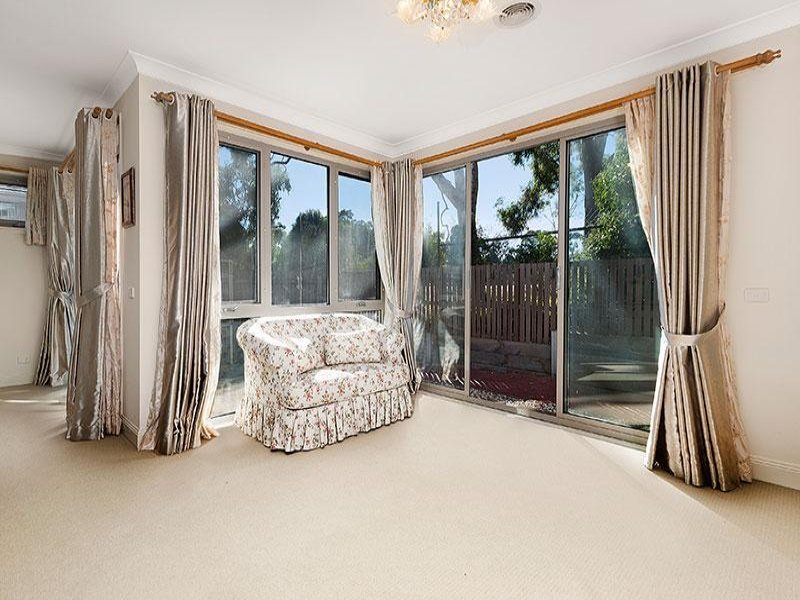 13/265 Canterbury Road, Forest Hill image 5