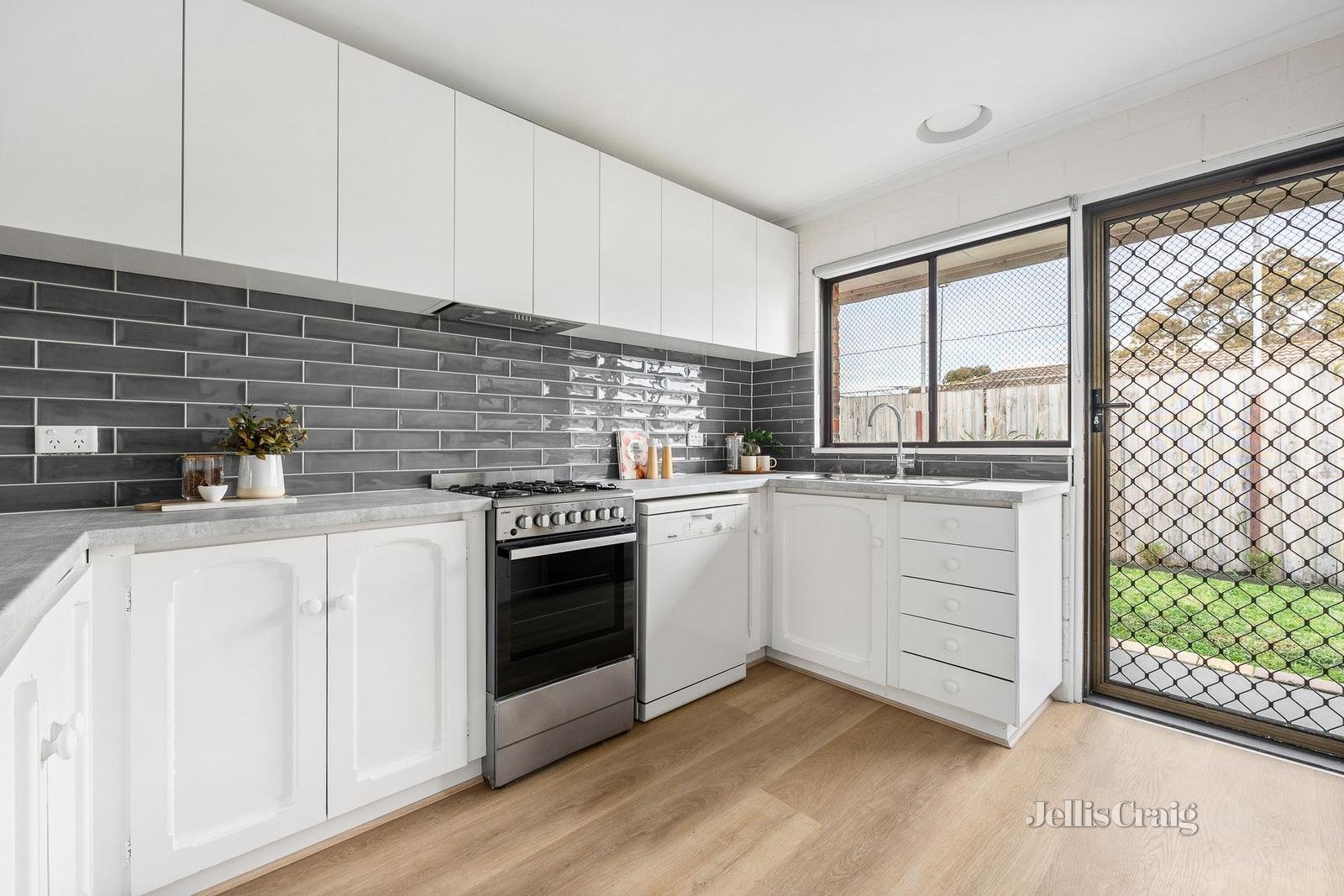 13/28 Florence Street, Mentone image 3