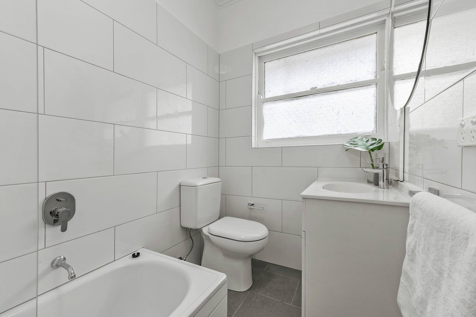 13/28 Wattle Road, Hawthorn image 4