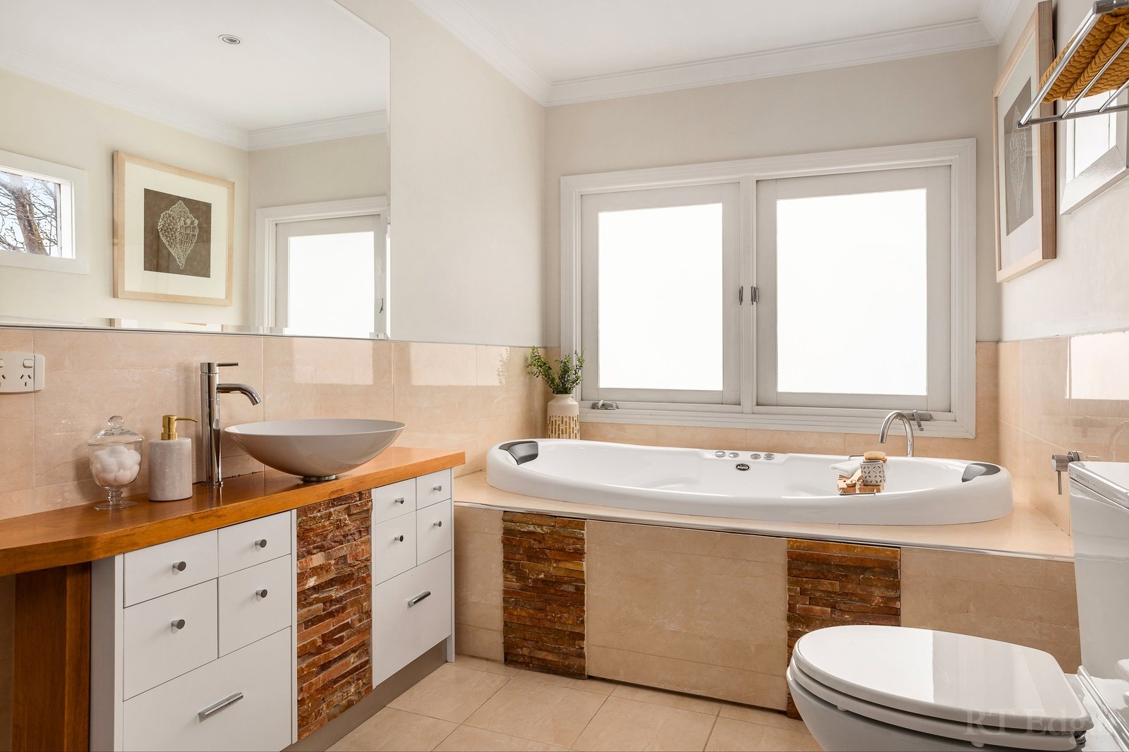 Property Gallery Thumbnail 12