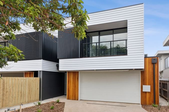 Property Gallery Thumbnail 2