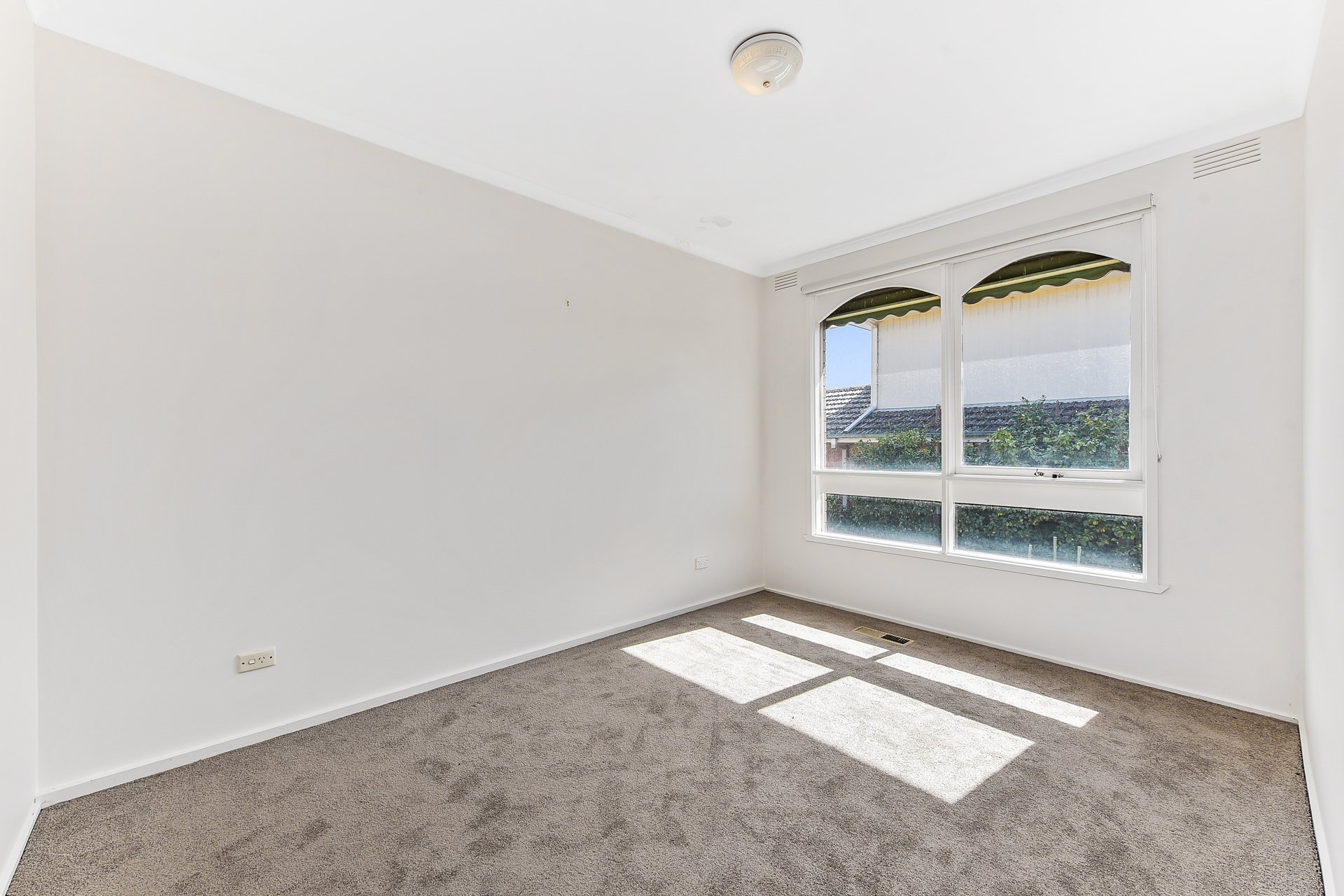 1/33 Andrews Street, Burwood image 4