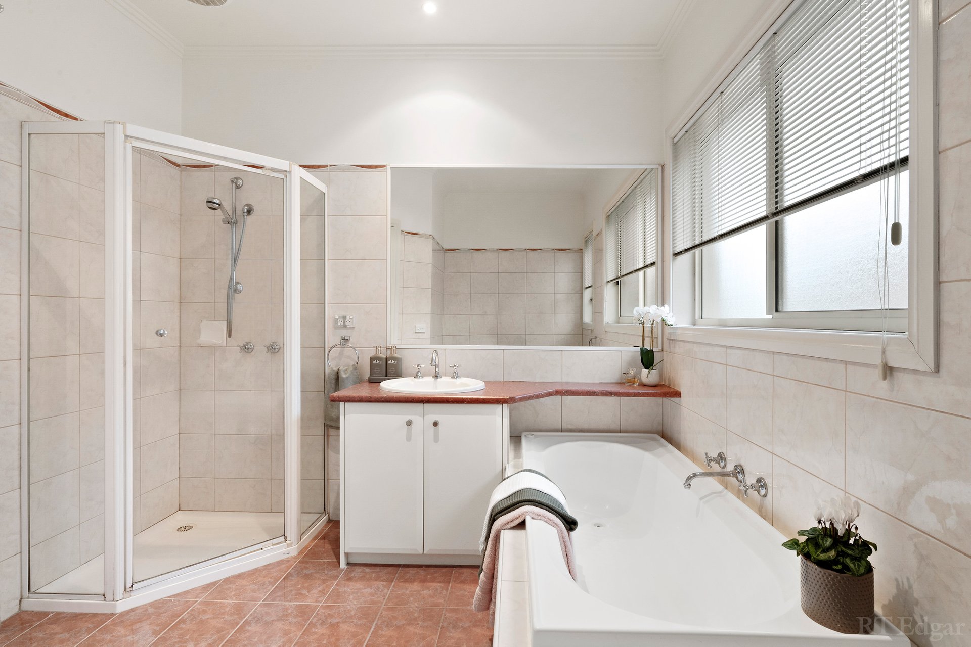 Property Gallery Thumbnail 5