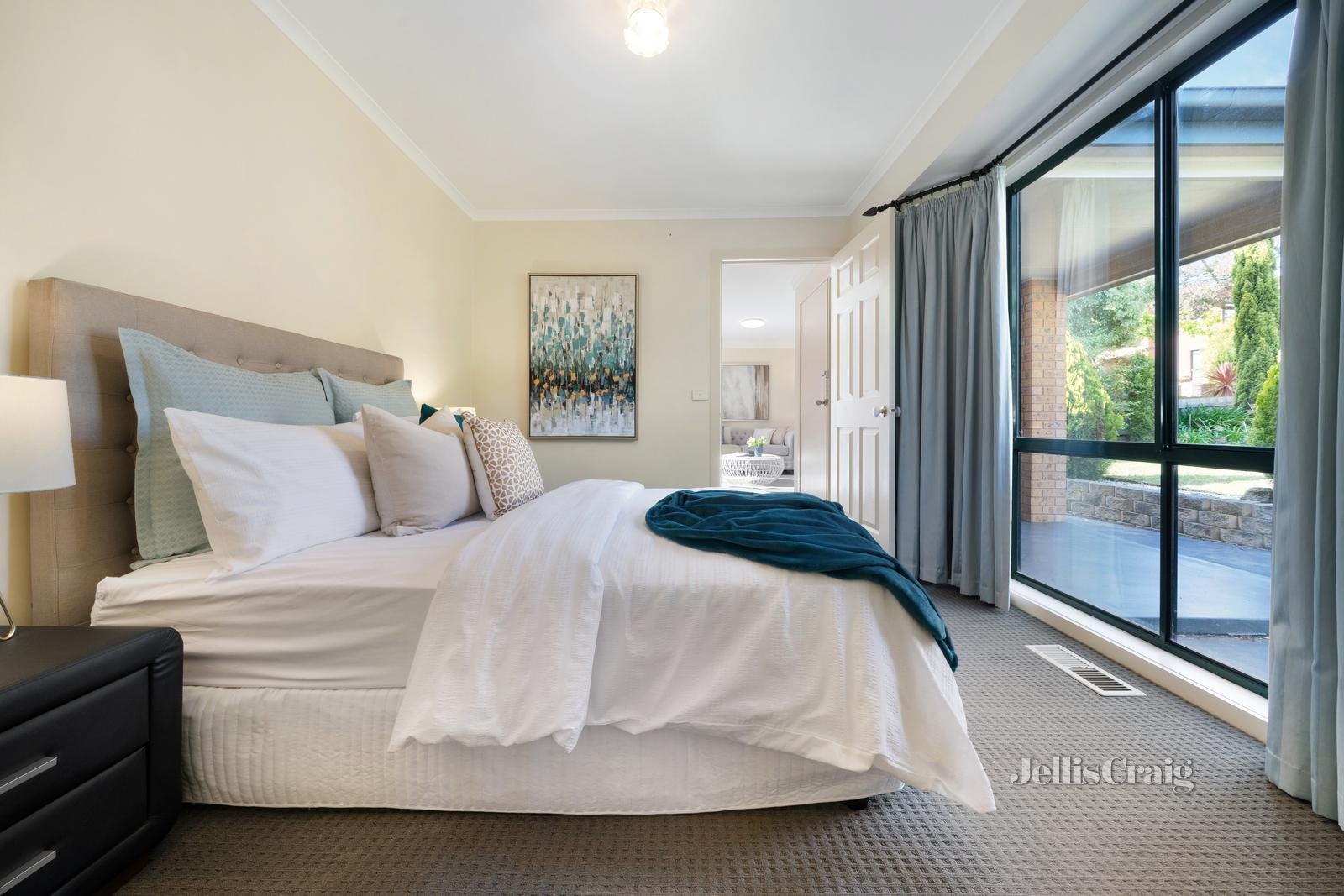 1/33 Dunscombe Avenue, Glen Waverley image 5