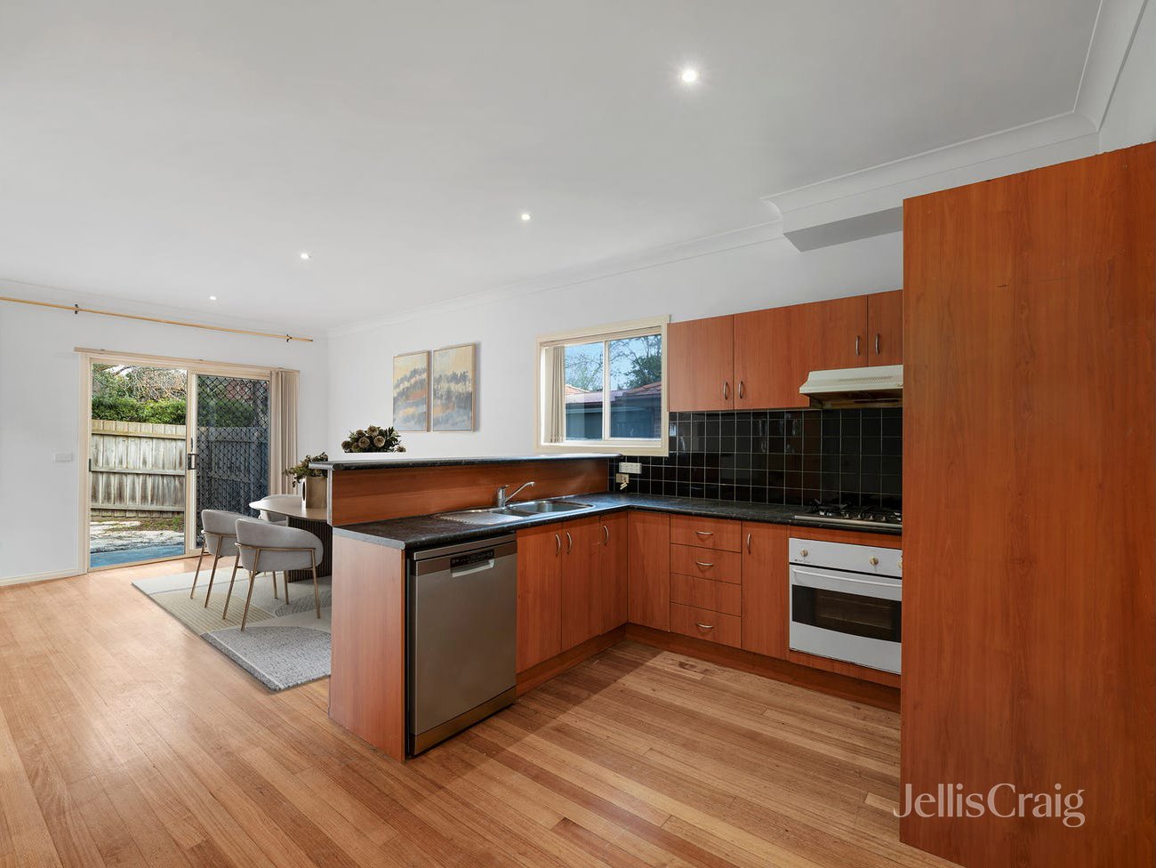 1/33 Haig Street, Heidelberg Heights image 3