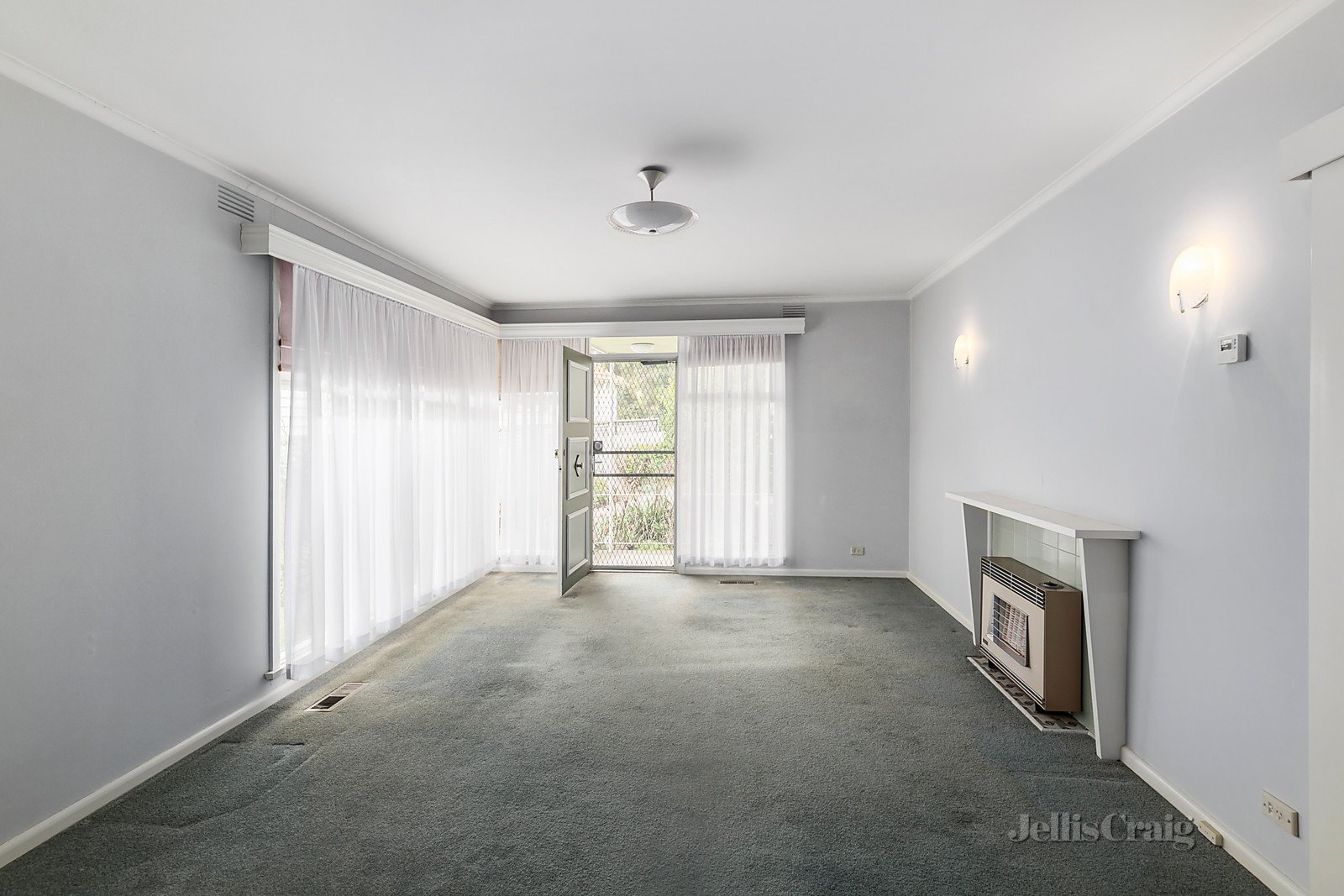 1/33 Logan Street , Canterbury image 7