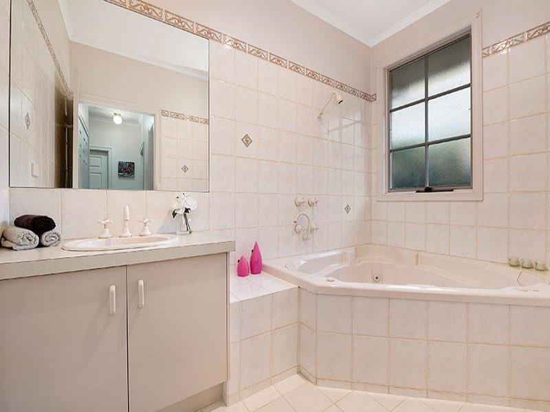 1/33 Myrtle Grove, Blackburn image 7