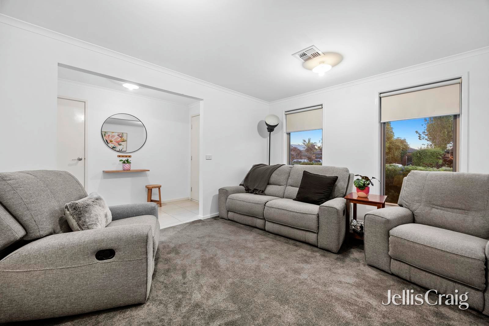 1/33 Orchard Grove, Tyabb image 2