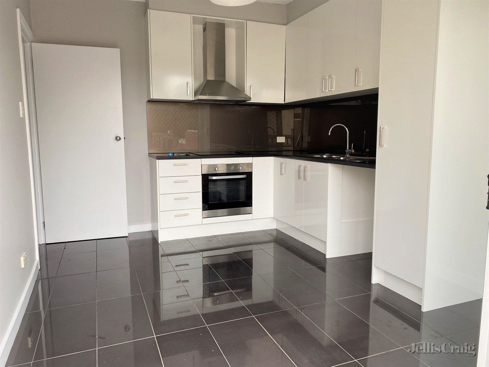 1/33 Southern Road, Heidelberg Heights image 1