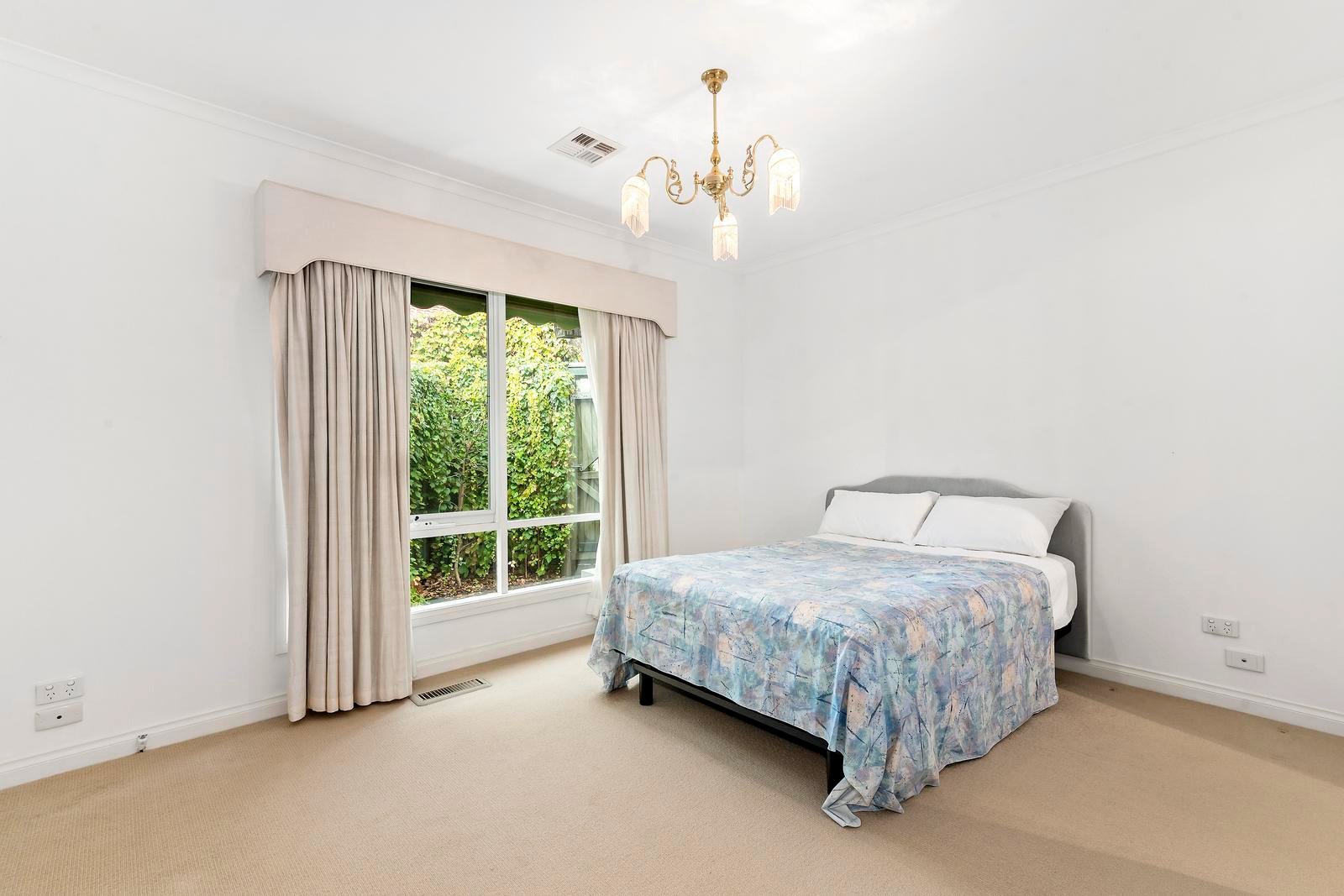Property Gallery Thumbnail 8