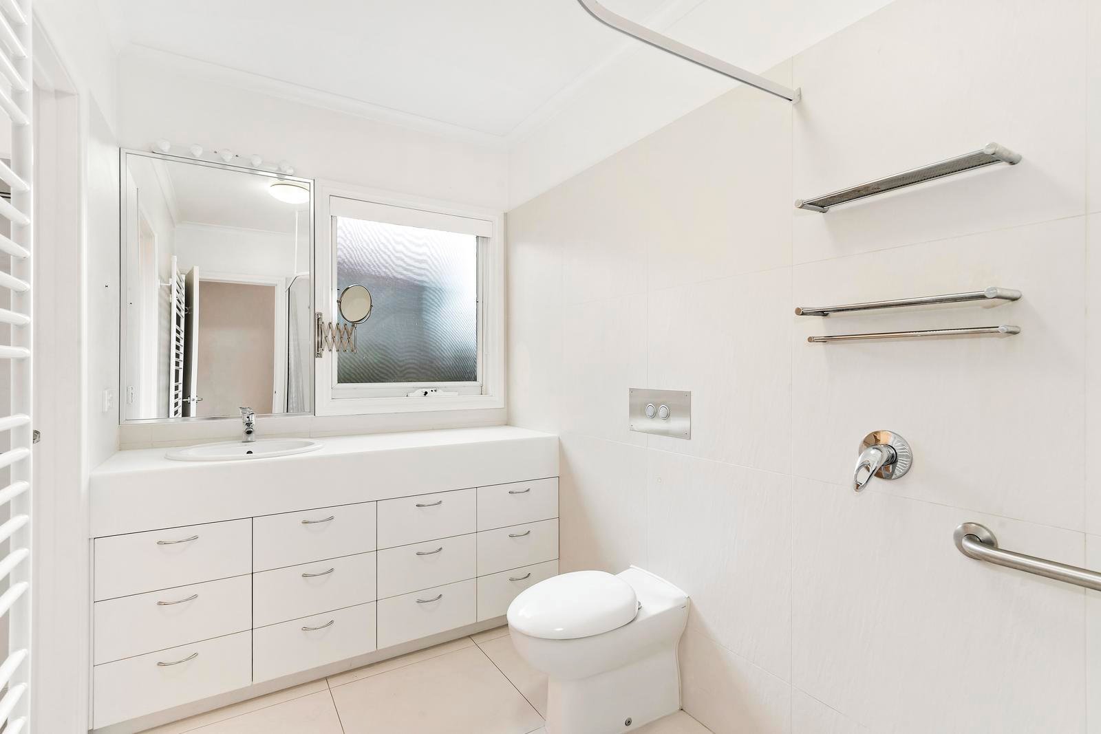 Property Gallery Thumbnail 9