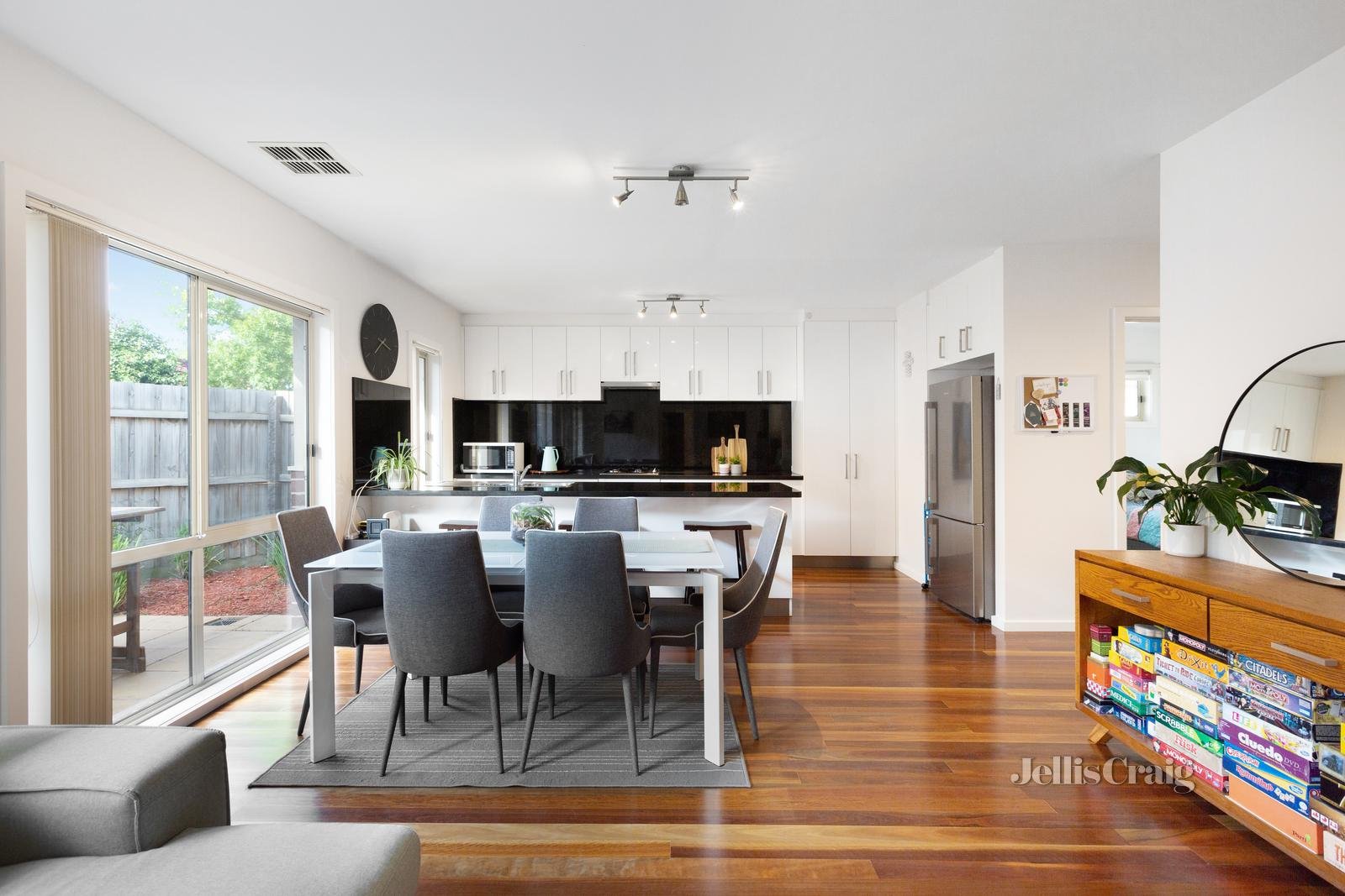 1/335 Canterbury Road, Forest Hill image 6