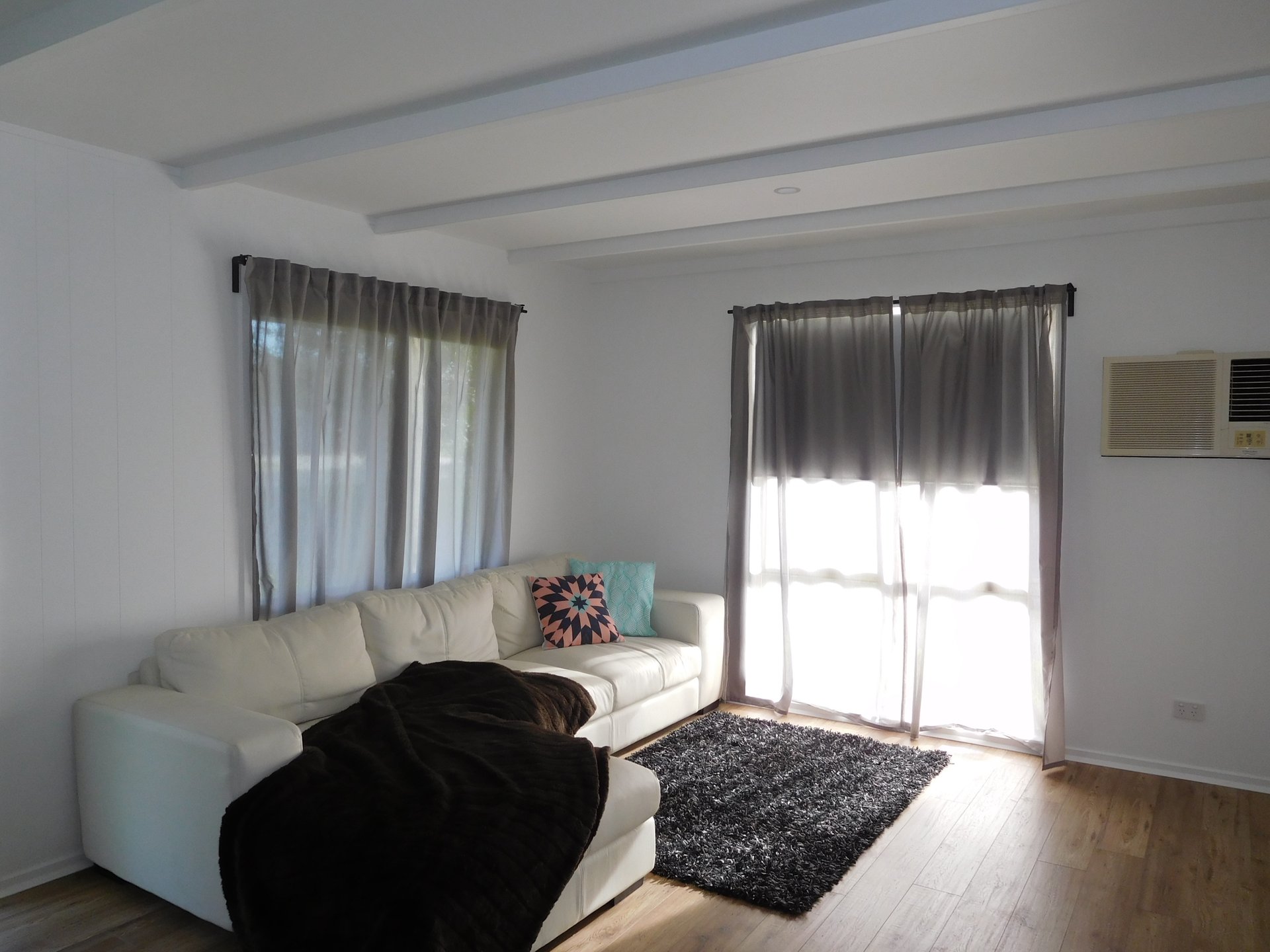Property Gallery Thumbnail 3