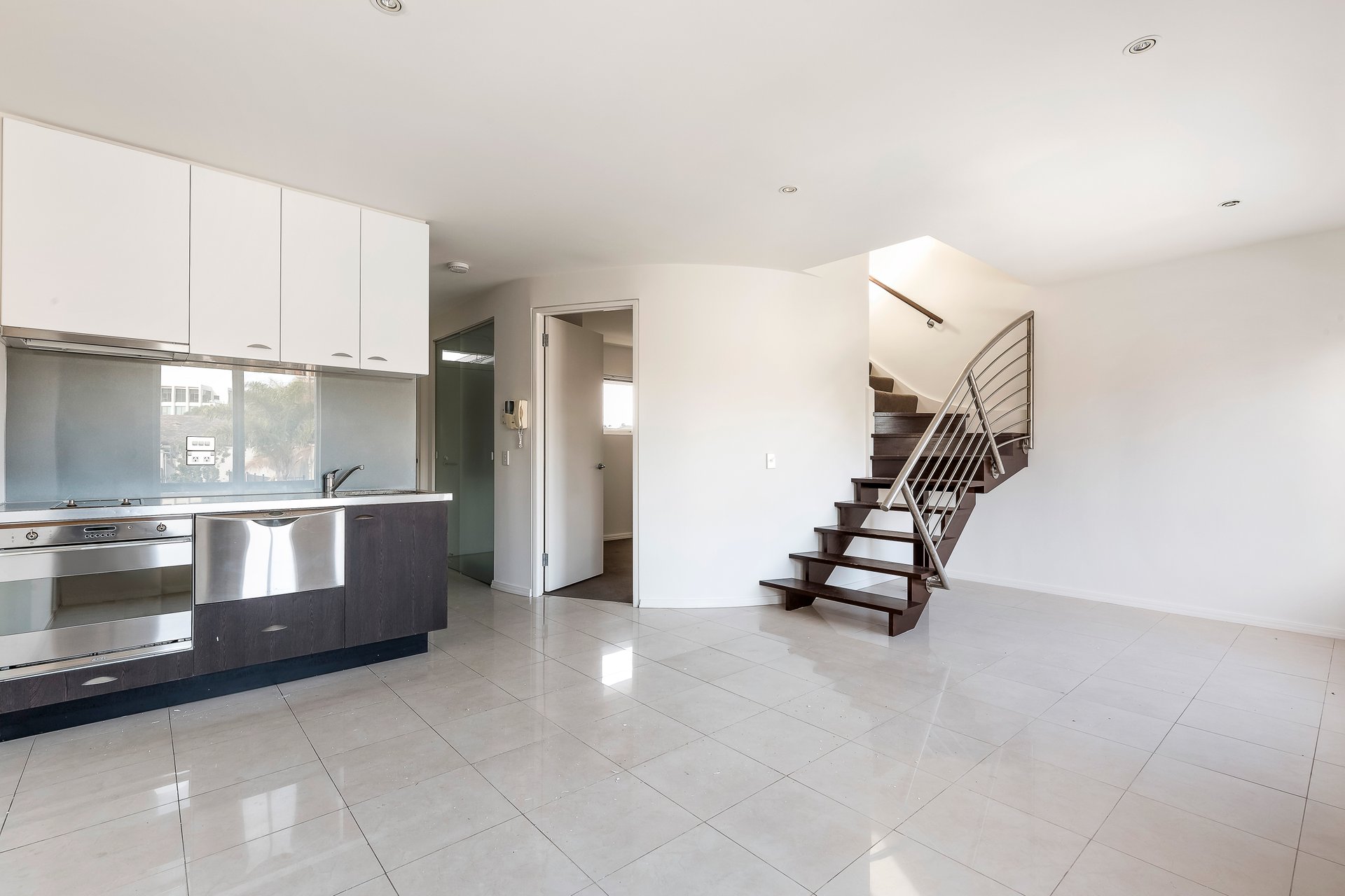 Property Gallery Thumbnail 3