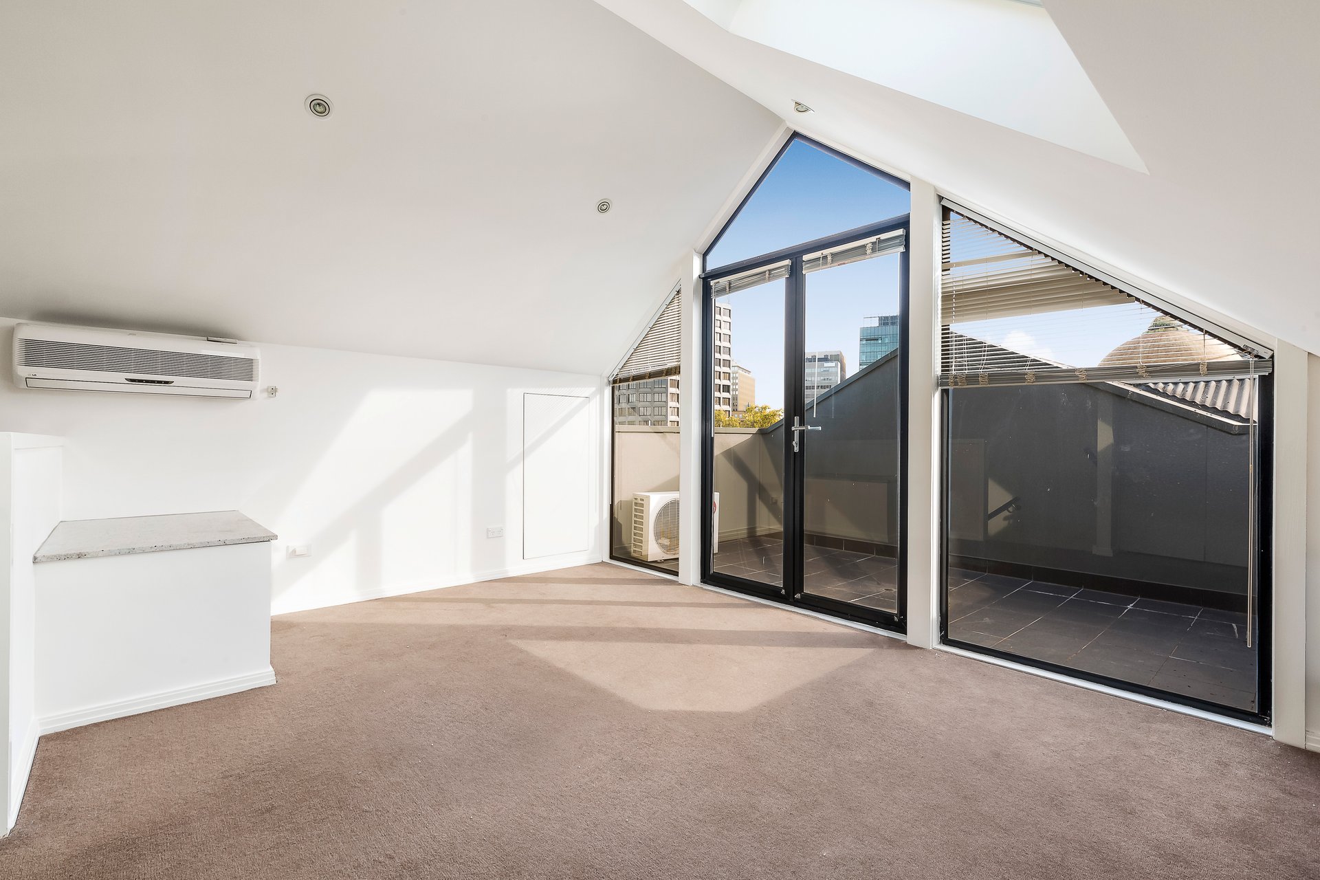 Property Gallery Thumbnail 5