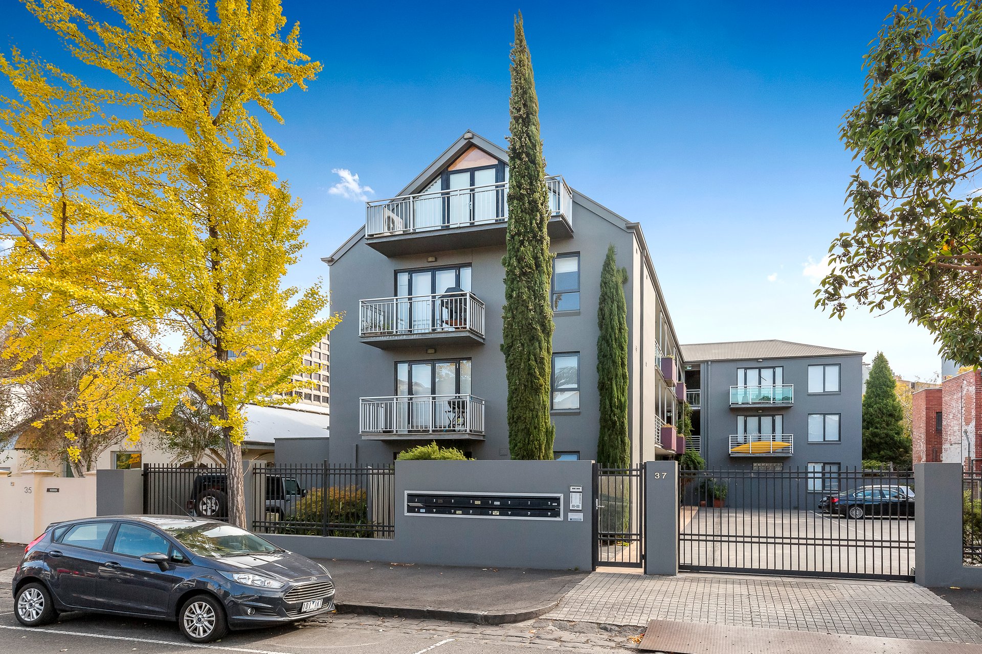 Property Gallery - Main Image