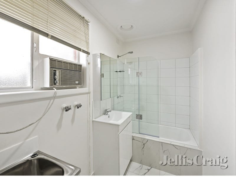 13/38 Woornack Road, Carnegie image 4