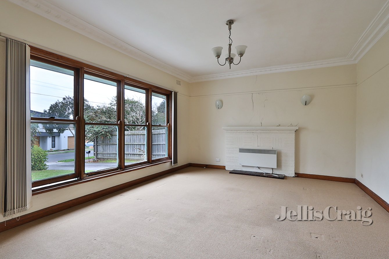 1/34 Briggs Street, Mount Waverley image 2