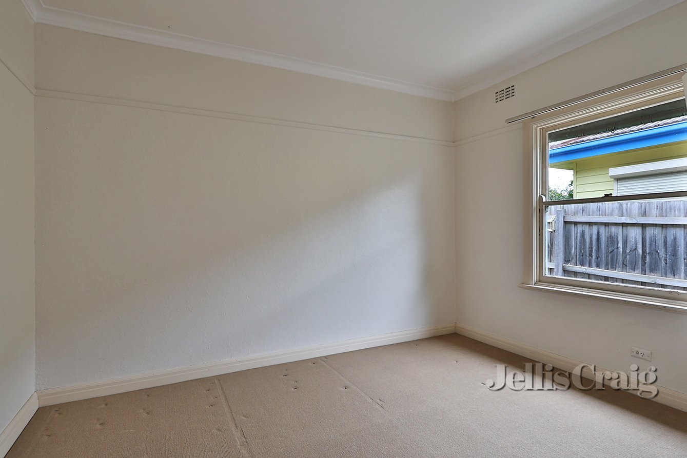 1/34 Briggs Street, Mount Waverley image 5